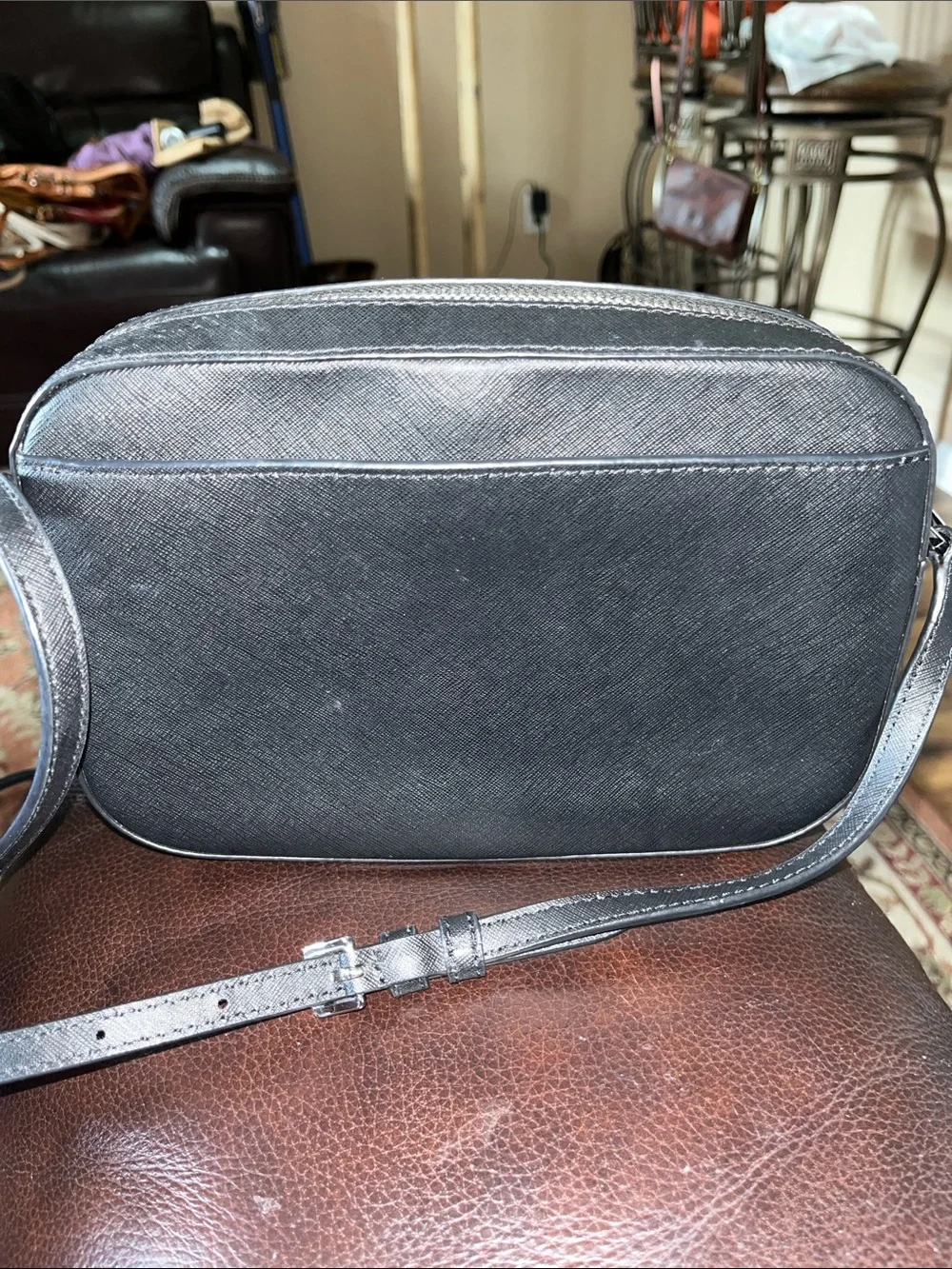 EUC Authentic Michael Kors Saffiano Leather Crossbody
